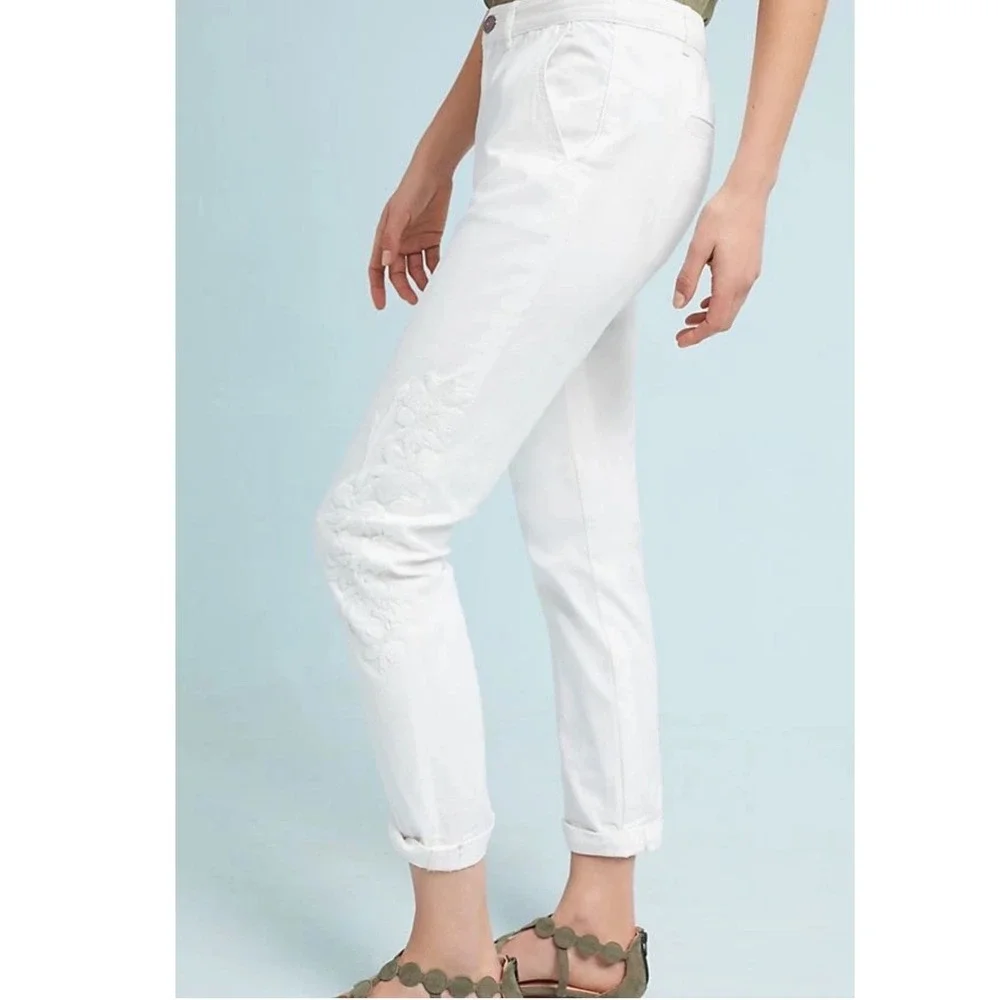 Anthropologie Chino Relaxed White Embroidered Floral Pants 99% cotton Size 31